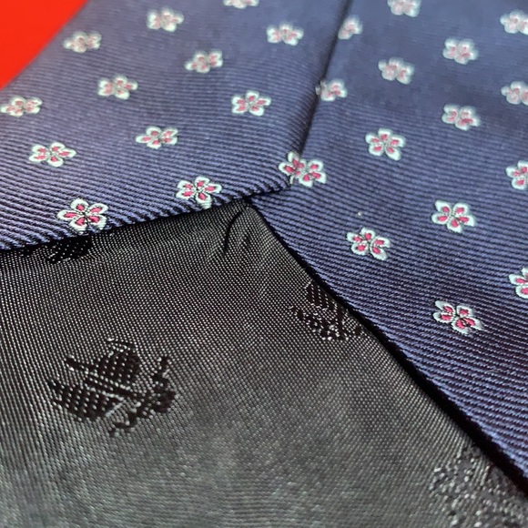 Brooks Brothers silk tie! - Picture 4 of 4